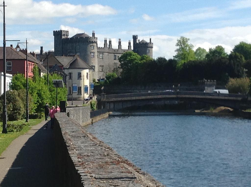 Bridge View B&B Kilkenny Bagian luar foto